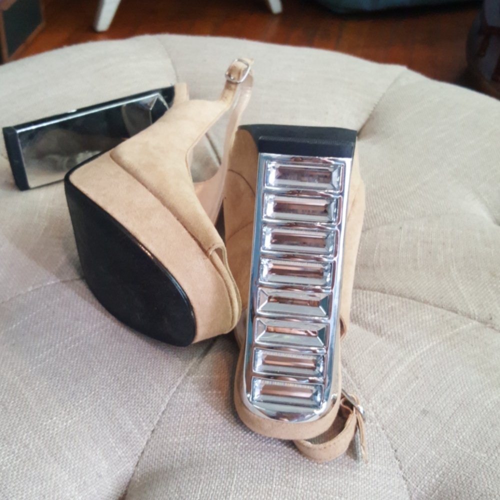 Shoes - Picture 4 of 5